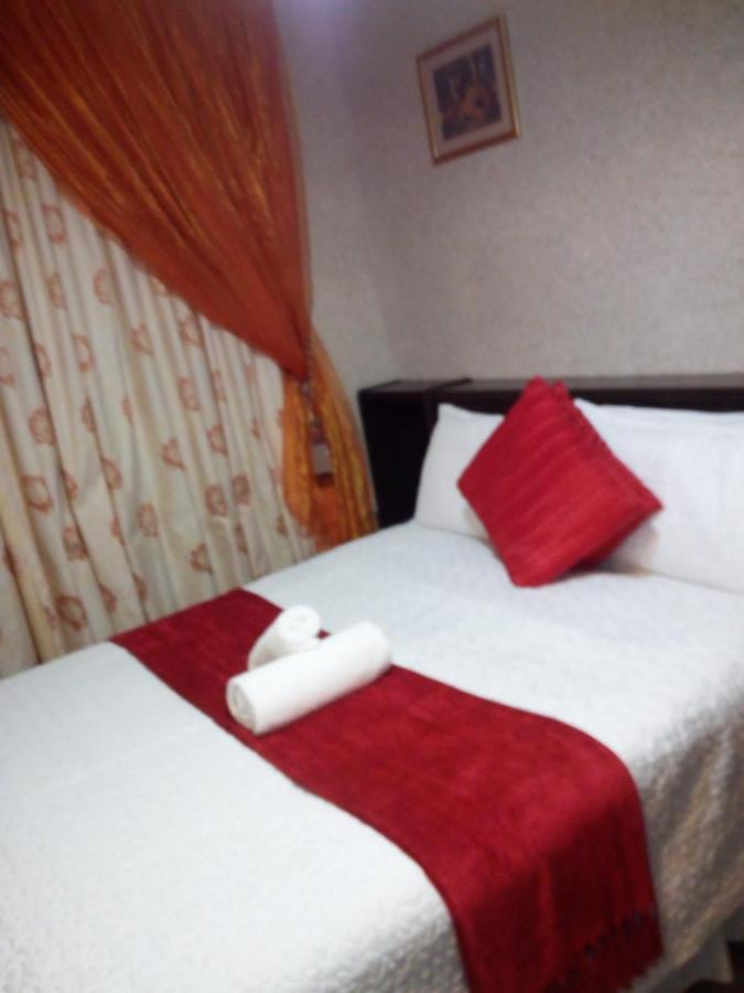 Bed and Breakfast Hemmingways à King William's Town Extérieur photo