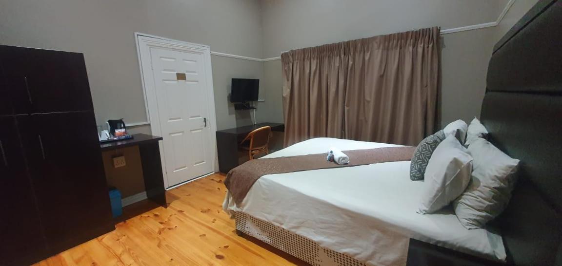 Bed and Breakfast Hemmingways à King William's Town Extérieur photo