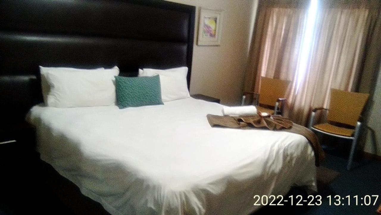 Bed and Breakfast Hemmingways à King William's Town Extérieur photo